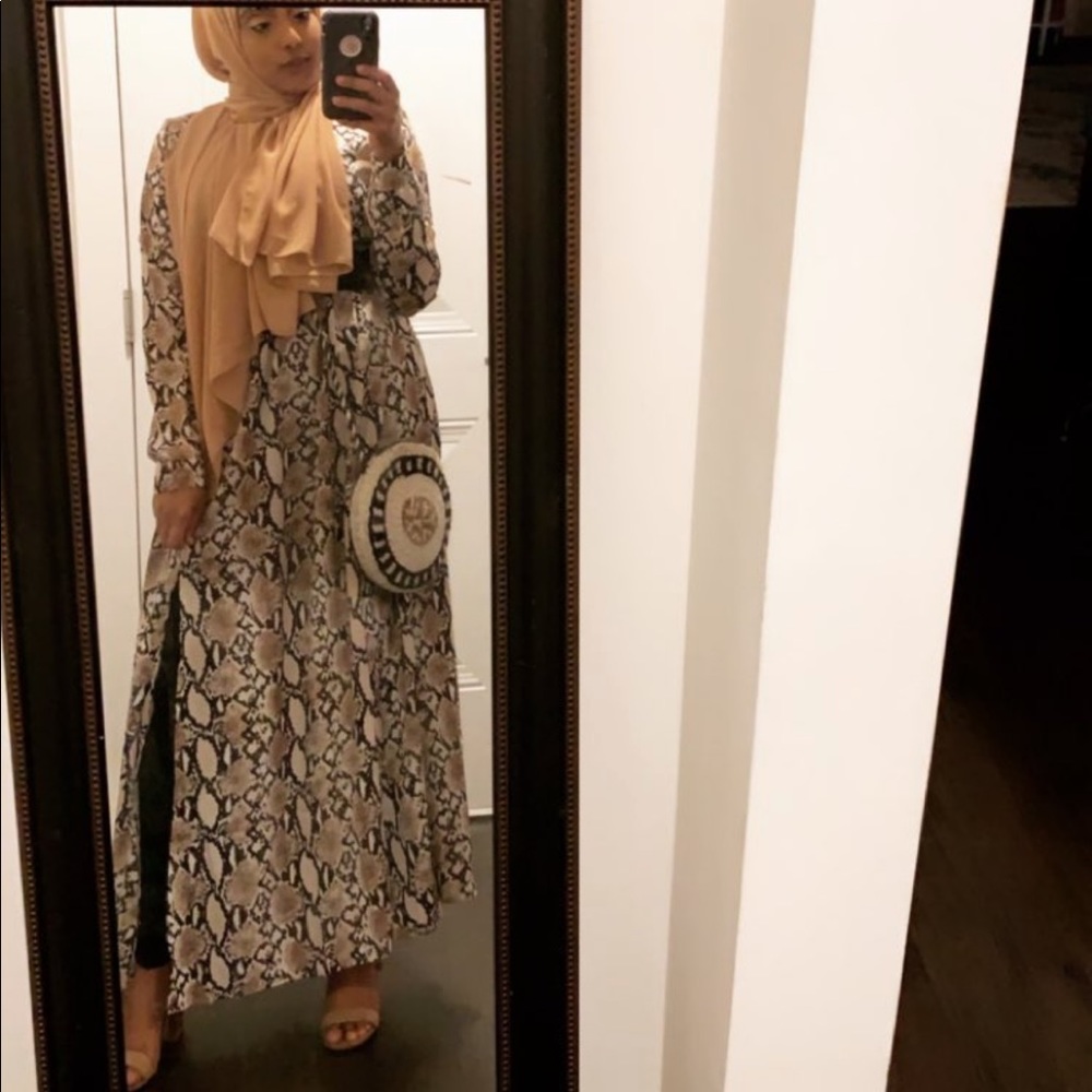Long sleeve maxi snake print dress